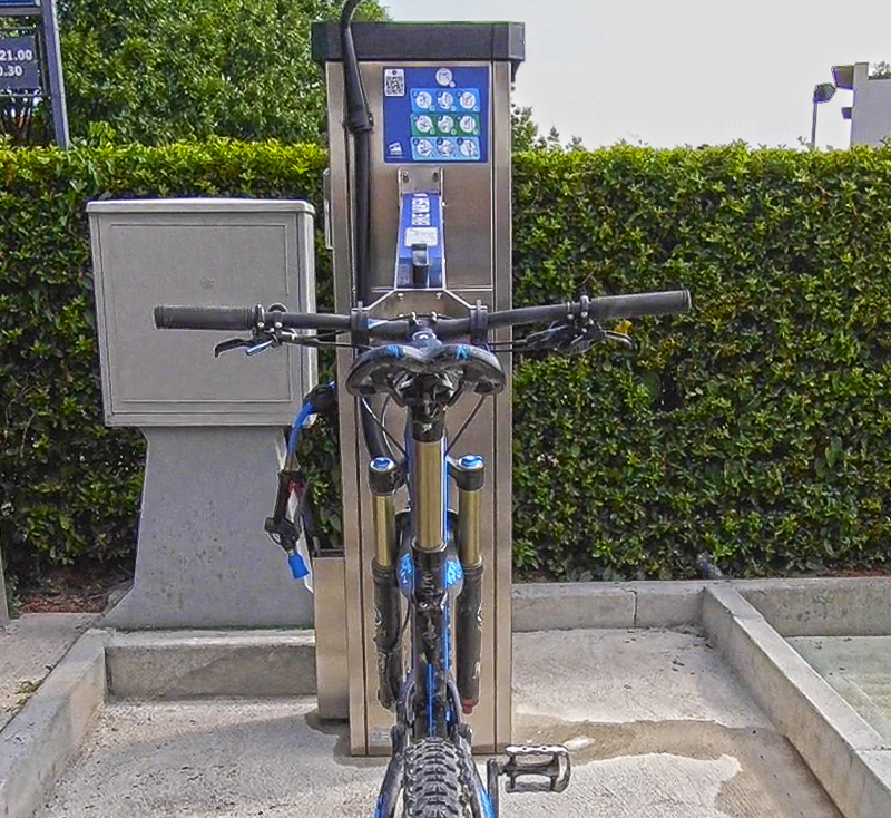 COLOANĂ BKW MULTIFUNCȚIONALĂ PENTRU SPĂLAREA BICICLETELOR MTM HYDRO - imagine 4